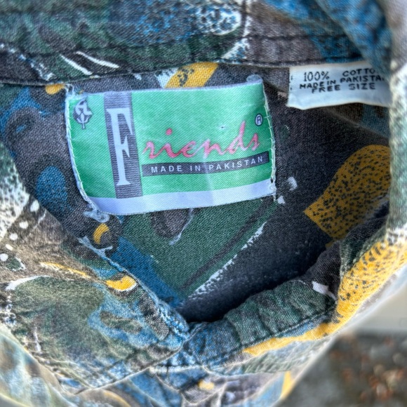 Men’s vintage patterned button down - Picture 2 of 5